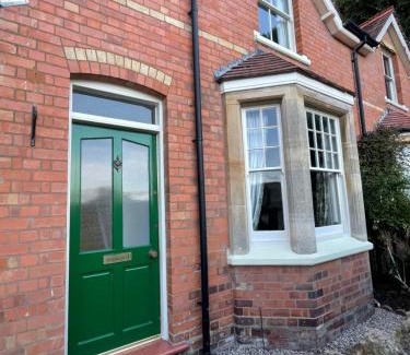 Little Malvern House | Unforgettable Stays at Spring View - Pet & Child Friendly!