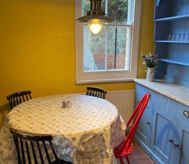 Little Malvern House | Unforgettable Stays at Spring View - Pet & Child Friendly!