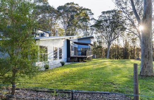 Shoalhaven City Council House | Relaxing Retreat at Springbank House with Pool & Hot Tub