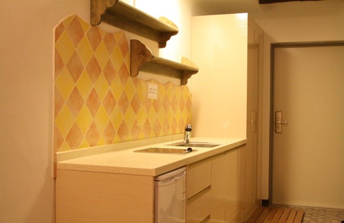 Namwon Apartment | Budget-Friendly Springdale: Pool, Breakfast & Family Amenities