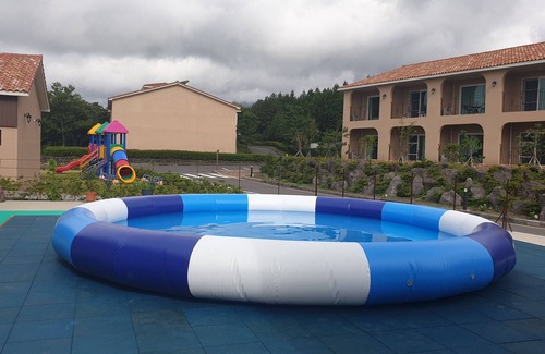 Namwon Apartment | Budget-Friendly Springdale: Pool, Breakfast & Family Amenities