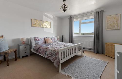 Newton Saint Cyres House | Springfield Deer View - Private Hot Tub , Communal Swimming Pool & Fishing Nearby 2 Dogs Max