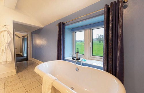 Pentre Halkyn Hotel | Discover Springfield Hotel: Spa, Family-Friendly Dining