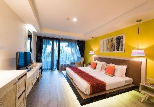 Cha-am Resort | Experience Springfield @Sea Resort & Spa with Pool & Spa