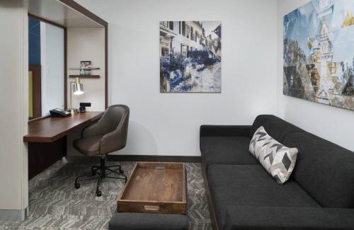 Jefferson Manor Hotel | Ideal SpringHill Suites Alexandria: Family-Friendly Retreat