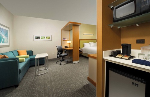 Bridgeport Hotel | Exceptional SpringHill Suites Bridgeport Clarksburg Awaits