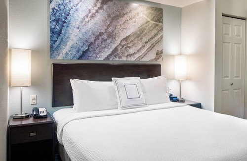 Bakersfield Hotel | Top-Rated SpringHill Suites by Marriott Bakersfield Awaits
