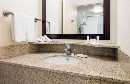 Bakersfield Hotel | Top-Rated SpringHill Suites by Marriott Bakersfield Awaits