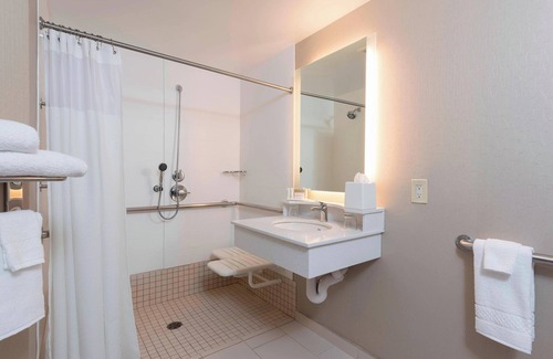 Alpine Center Hotel | Discover SpringHill Suites by Marriott Grand Rapids North