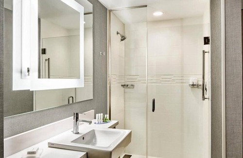 Stillwater Hotel | Modern SpringHill Suites in Stillwater with Great Amenities