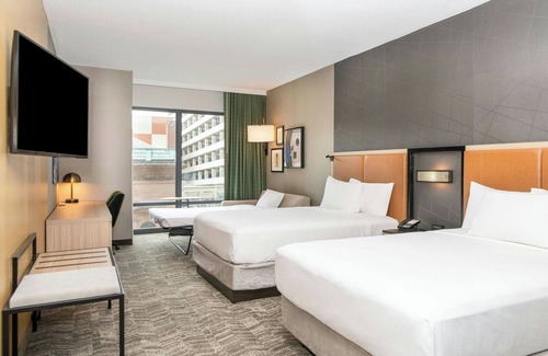 Downtown Baltimore Hotel | Stylish SpringHill Suites Near Baltimore Convention Center