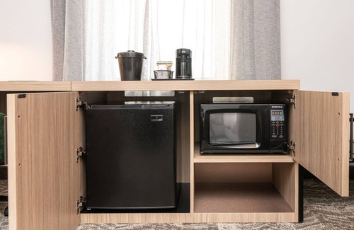 Downtown Baltimore Hotel | Stylish SpringHill Suites Near Baltimore Convention Center