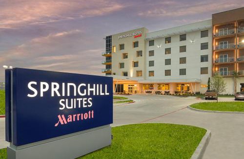 Fossil Creek Hotel | Explore SpringHill Suites Fort Worth Fossil Creek & Enjoy Poolside Comfort