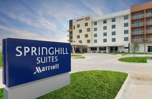 Fossil Creek Hotel | Explore SpringHill Suites Fort Worth Fossil Creek & Enjoy Poolside Comfort