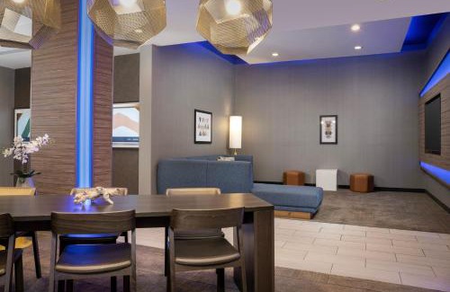 New Castle Hotel | Modern Comfort at SpringHill Suites by Marriott Gardendale
