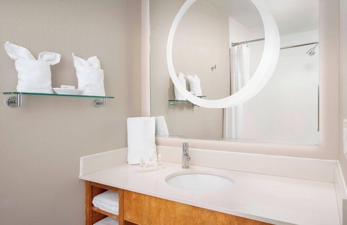 Woodbridge Hotel | Discover SpringHill Suites: Ideal for Families with Great Reviews