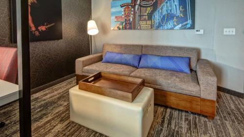 Brentwood Hotel | Pet-Friendly SpringHill Suites in Nashville Brentwood
