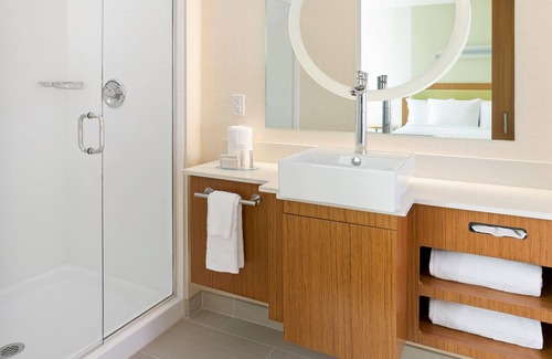 Oxford Valley Hotel | Discover SpringHill Suites by Marriott in Langhorne, PA