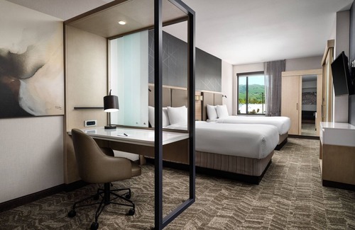 Milpitas Hotel | Guest Favorite: SpringHill Suites Milpitas with Pool & Breakfast