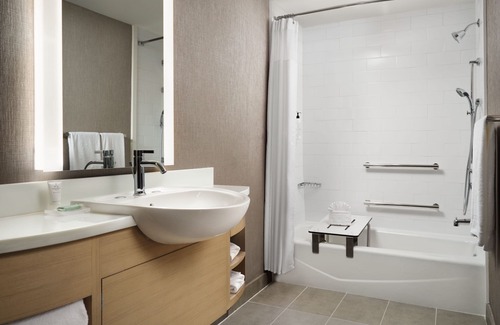 Milpitas Hotel | Guest Favorite: SpringHill Suites Milpitas with Pool & Breakfast