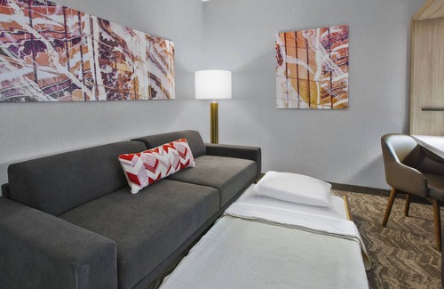 Ooltewah Hotel | Experience SpringHill Suites Chattanooga with Pool & Dining