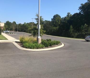 Ooltewah Hotel | Discover SpringHill Suites Chattanooga North with Pool & Restaurant