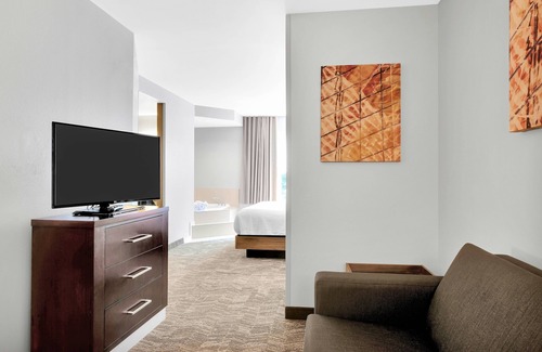 Tarrytown Hotel | Comfortable SpringHill Suites: Family-Friendly Getaway