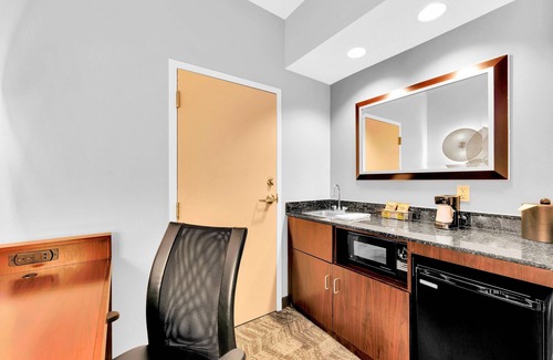 Tarrytown Hotel | Comfortable SpringHill Suites: Family-Friendly Getaway