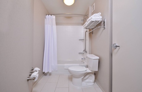 Fairfax Hotel | Family-Friendly SpringHill Suites with Pool & Spa Amenities
