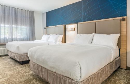 Freeport Hotel | ```html
Explore Hotel 44 North: Family-Friendly in Freeport Brunswick
```