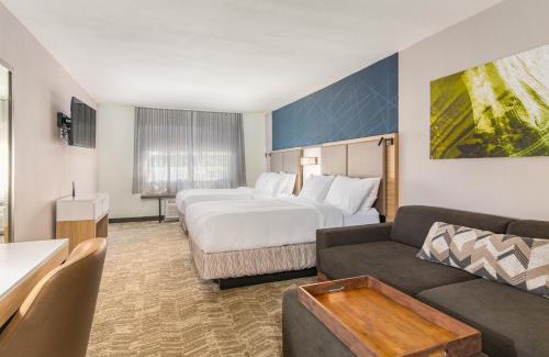 Freeport Hotel | ```html
Explore Hotel 44 North: Family-Friendly in Freeport Brunswick
```