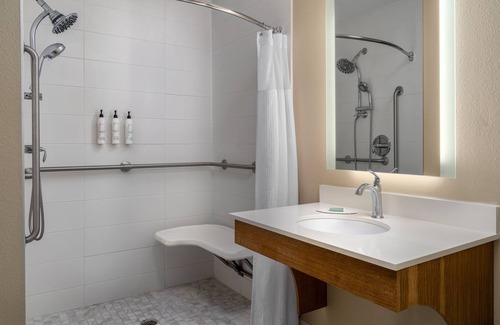 Bayou Oaks Hotel | Enjoy Oceanfront Comfort at SpringHill Suites Sarasota