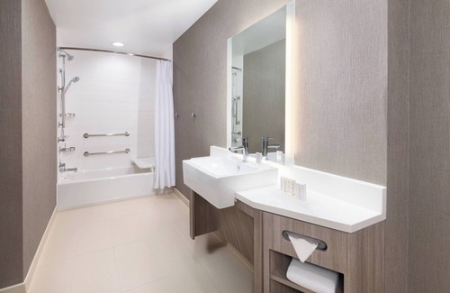 Tifton Hotel | Guest Rated 9.6: SpringHill Suites Tifton with Pool & Kitchen