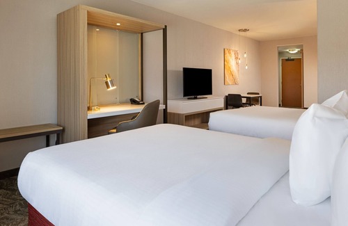 Turlock Hotel | Relaxing Retreat at SpringHill Suites by Marriott Turlock