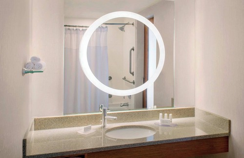 North Bellport Hotel | Discover SpringHill Suites by Marriott Long Island Brookhaven