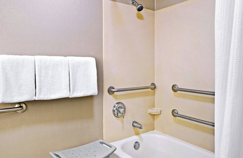 Glendale Hotel | Discover Springhill Suites: Pool, Spa & Family-Friendly Stays