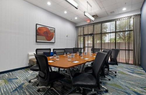 McAllen Hotel | Comfortable SpringHill Suites by Marriott McAllen Experience