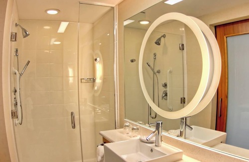 Moosic Hotel | Comfortable SpringHill Suites by Marriott Scranton Retreat