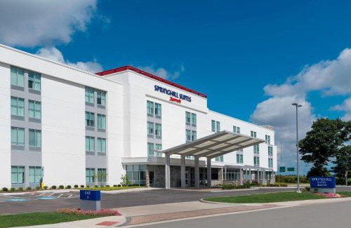Independence Hotel | Family-Friendly SpringHill Suites with Pool & Hot Tub
