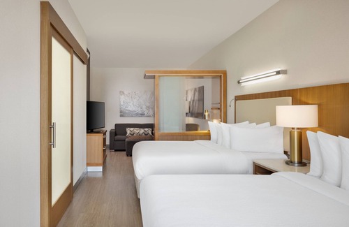 Orange Beach Hotel | Ideal SpringHill Suites by Marriott Orange Beach Experience