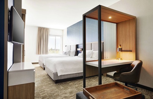 Springfield Hotel | Discover SpringHill Suites by Marriott Springfield North