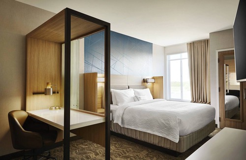 Springfield Hotel | Discover SpringHill Suites by Marriott Springfield North