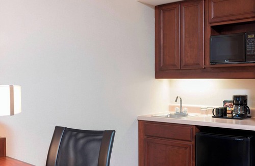 Norwood Park Hotel | Convenient SpringHill Suites Chicago O'Hare with Pool Access