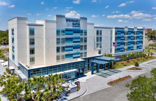 Downtown Hotel | Exceptional SpringHill Suites Lakeland with Pool & Breakfast
