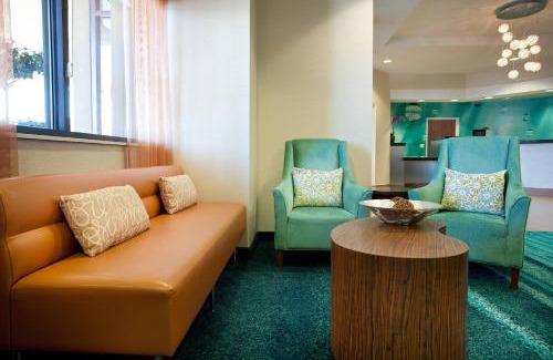Hawthorne Hotel | Relaxing SpringHill Suites near LAX & Manhattan Beach
