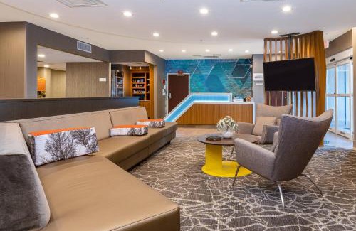 Altamonte Springs Hotel | Relax at SpringHill Suites Orlando with Pool & Ocean Views