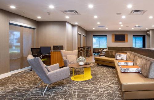 Altamonte Springs Hotel | Relax at SpringHill Suites Orlando with Pool & Ocean Views