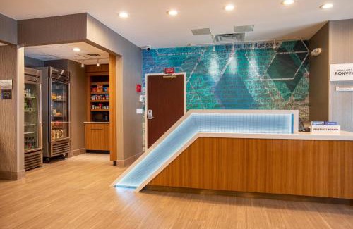 Altamonte Springs Hotel | Relax at SpringHill Suites Orlando with Pool & Ocean Views