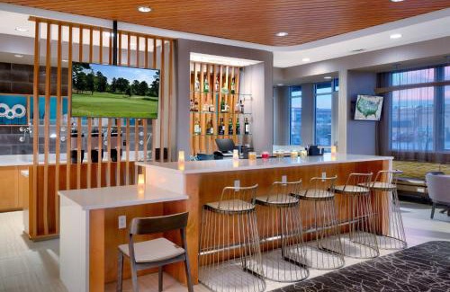 Colorado Springs Hotel | Pet-Friendly Springhill Suites Near Air Force Academy