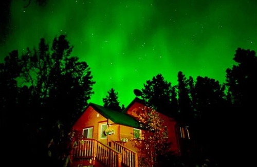 Whitehorse Ski Chalet | Top-Rated Springhills Cabin with Pool & Spa in Hot Springs